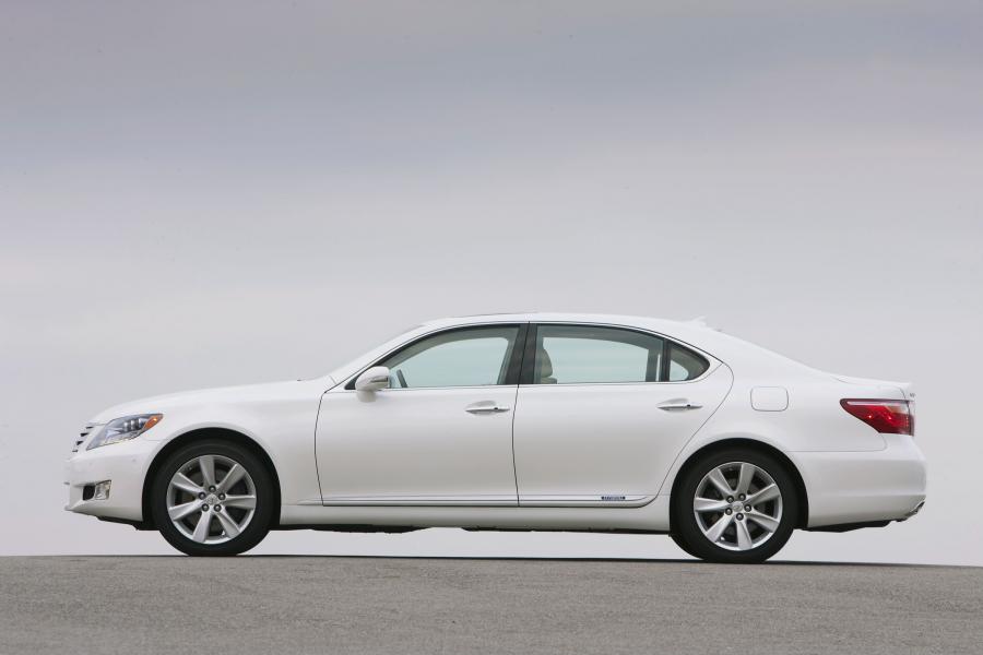  Lexus LS600h L 2010 года  (фото 18 из 22)